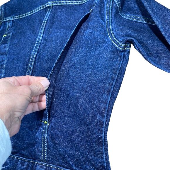Guess Vintage 90’s Dark Denim Jacket w/ Neon Yellow Stitching size M - Picture 10 of 16